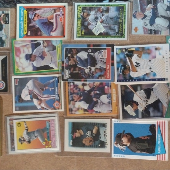 Assorted Baseball Trading Cards - Picture 3 of 4